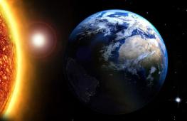 Почему планета земля притягивает к себе луну, человека и другие тела